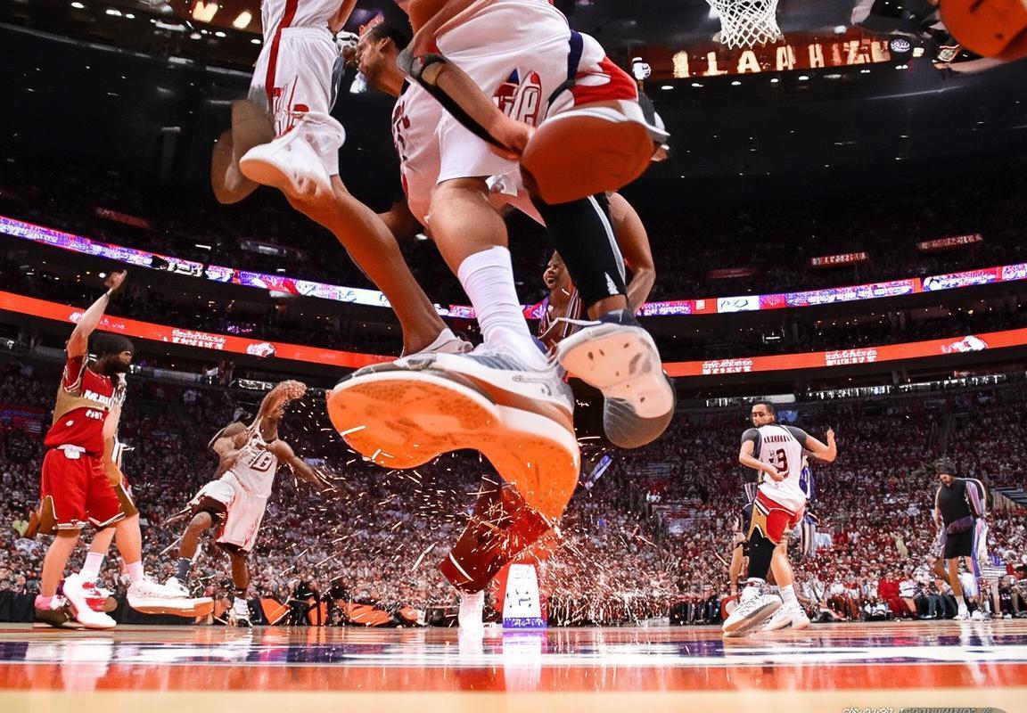 2017NBA迈阿密热火对休斯敦火箭：巅峰对决精彩回顾(图2)